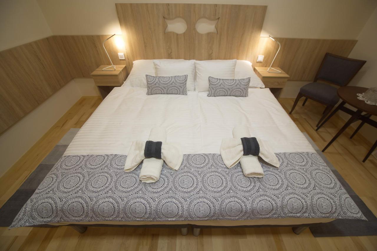 Holiday Home Podium Eger Bagian luar foto