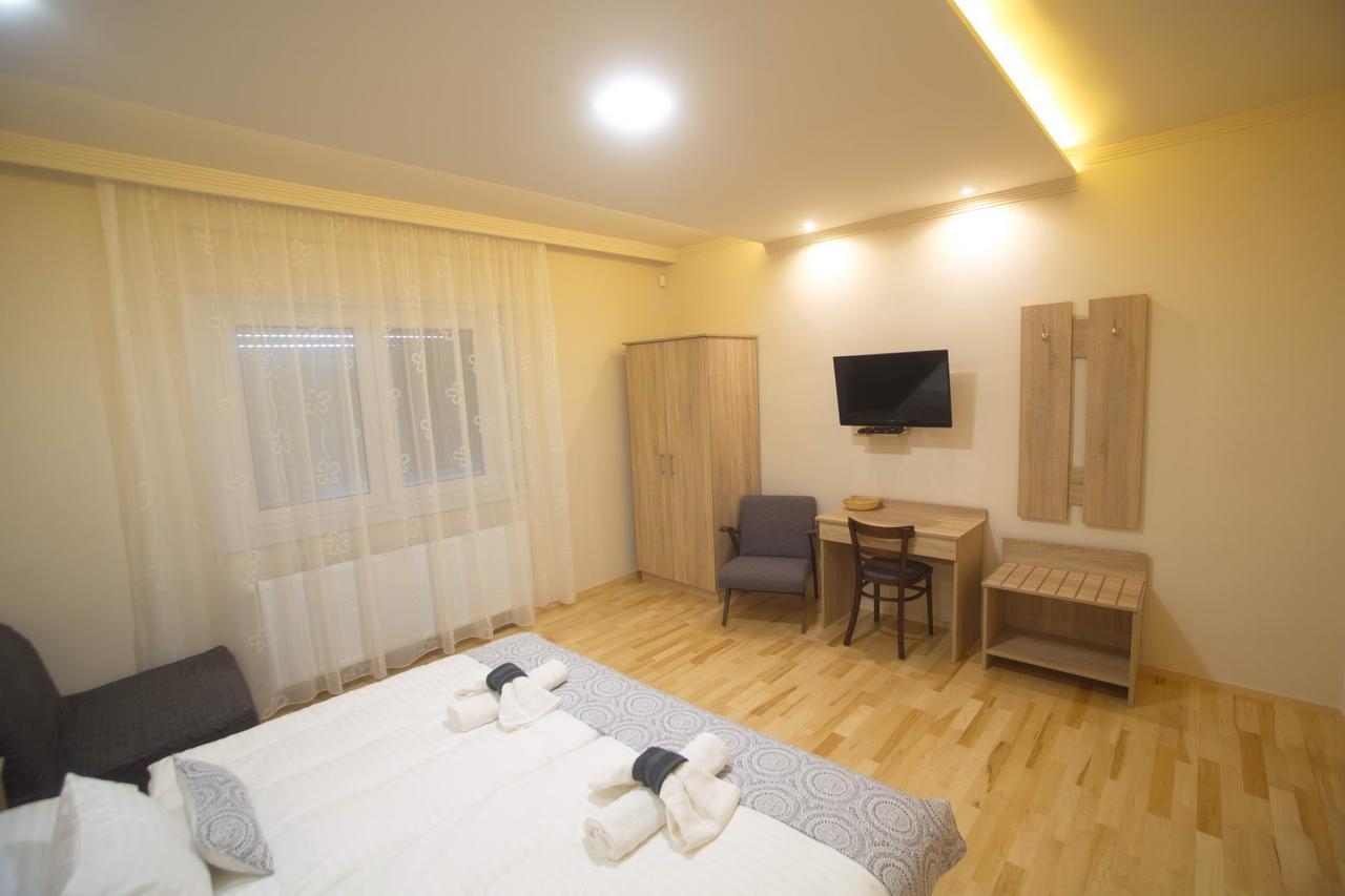 Holiday Home Podium Eger Bagian luar foto
